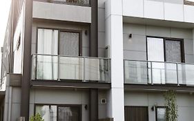 Timber Door Luxury Accommodation Geelong